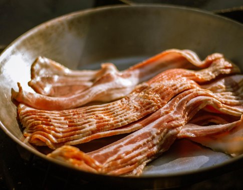 ES uždraus augalinės kilmės „bekoną“, bet vegetariškų „mėsainių“ bus pasigailėta