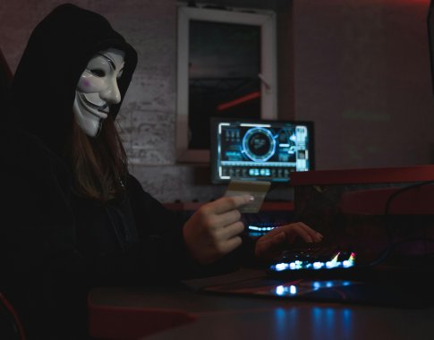 Prof. Pakutinskas: Lietuva – informacinių manipuliacijų paribys, kur botai išbando naujas taktikas