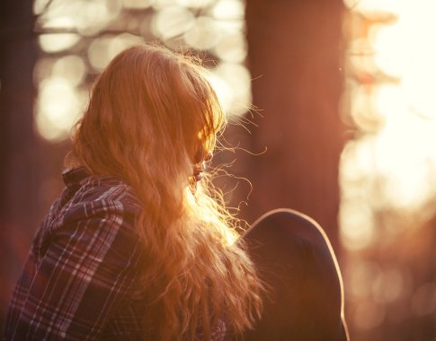 Jauni žmonės jaučiasi neišgirsti – pasigenda atvirumo ir ryšio su tėvais