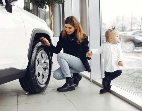 Prabanga už prieinamą kainą ar spąstai pirkėjui: kada senesnis premium automobilis apsimoka?