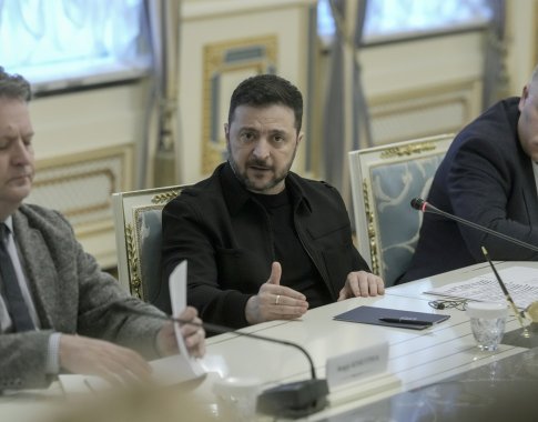 Zelenskis: Trumpas už saugumo garantijas reikalauja pasitraukti iš Donbaso