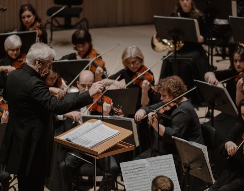 Kristupas Antanaitis. Monumentalioji „Šlovinimo giesmė“ drauge su Lietuvos valstybiniu simfoniniu orkestru