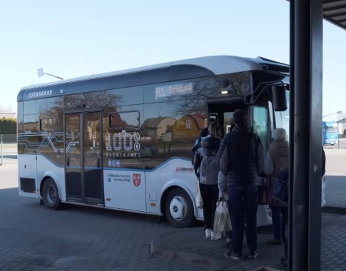 „Noriu dirbti“ griauna logistikos mitus ir parodo, kaip iš tiesų veikia elektriniai autobusai