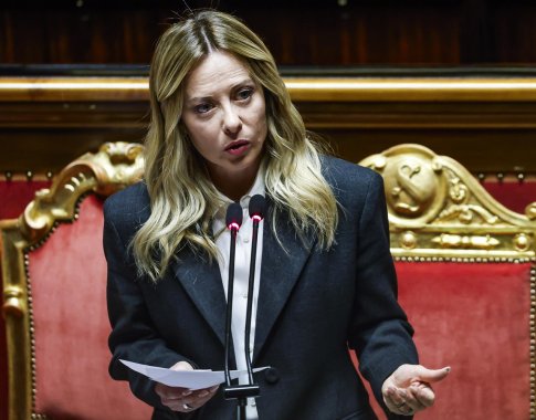 Iš Italijos premjerės – reti priekaištai popiežių užsipuolusiam Trumpui