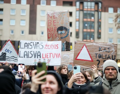 Protestų lydimas LRT įstatymo pataisas tikimasi priimti gegužę