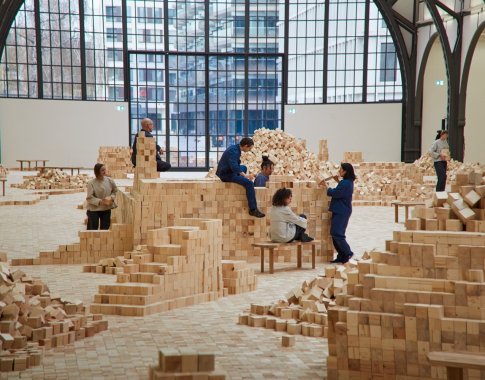 Linos Lapelytės instaliacija – prestižinėse Berlyno, Londono, Niujorko erdvėse