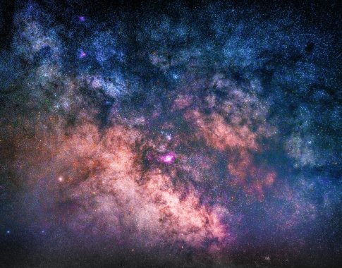 NASA pristatė „visatos atlasą“ sudarysiantį kosminį teleskopą: tirs tai, kas nematoma