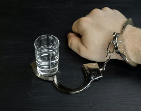 Kai alkoholis ima valdyti gyvenimą: ženklai, kurių negalima ignoruoti