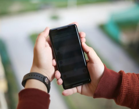 Sušlapo telefonas? Nedarykite šios vienos klaidos – ji kainuoja brangiausiai