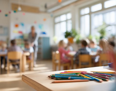 Kaimynės skiria pinigų mažiau, bet jų vaikai mokosi geriau: ką praleidžia Lietuva?
