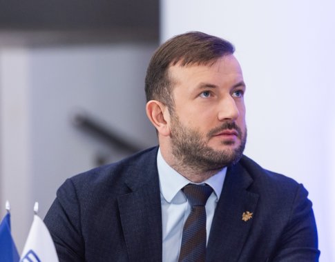 V. Sinkevičius nemano, kad LSDP keis koalicijos sudėtį: jie pasiryžę sugerti tiek smūgių, kiek „Nemuno aušra“ besmūgiuotų