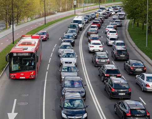 Žinia vairuotojams: keliuose siūloma įrengti triukšmo matuoklius