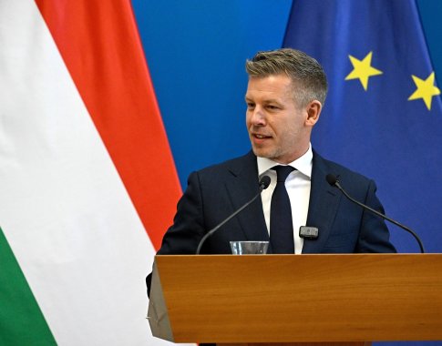 Vengrijos parlamentarai kone perpus susimažino savo atlyginimus