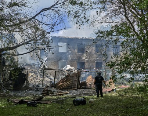 Ukraina ragina civilius išvykti iš okupuotų teritorijų: intensyvina atakas