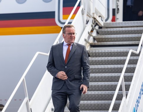 Vokietijos gynybos ministras: brigados dislokavimas Lietuvoje vyksta pagal planą, bet spragų yra