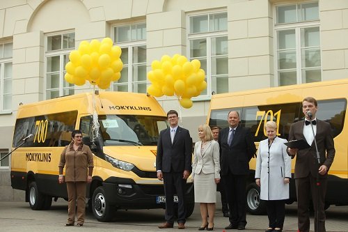 Savivaldybėms perduoti dar 48 nauji mokykliniai autobusai