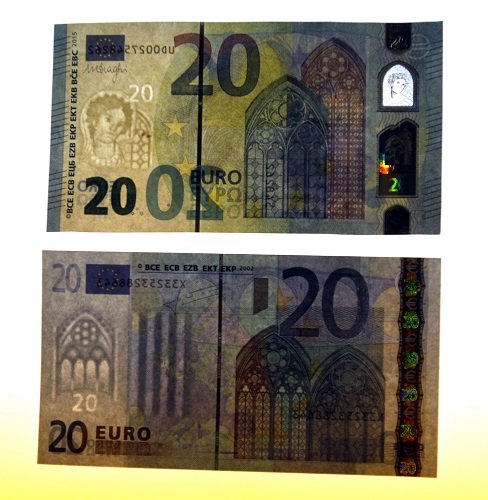 Į apyvartą išleidžiami naujo nominalo 20 eurų banknotai