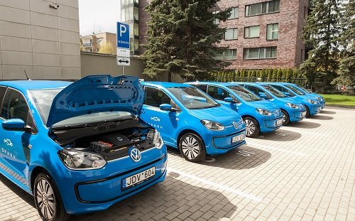 Vilniuje startavo dalijimosi elektromobiliais paslauga