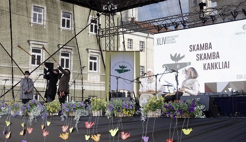 Sostinėje - folkloro festivalis „Skamba skamba kankliai"