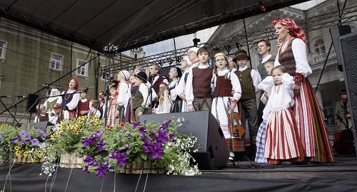 Sostinėje - folkloro festivalis „Skamba skamba kankliai"