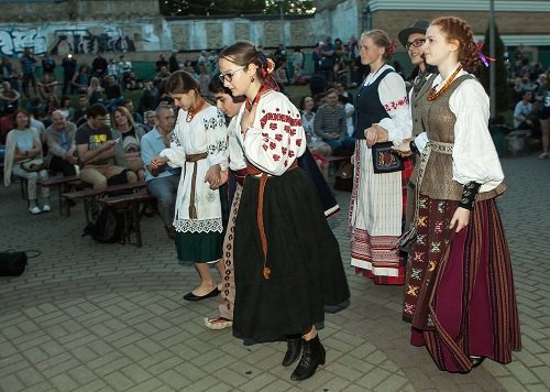 Sostinėje - folkloro festivalis „Skamba skamba kankliai"