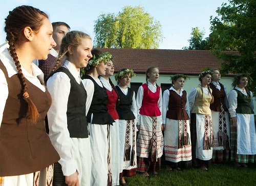 Sostinėje - folkloro festivalis „Skamba skamba kankliai"