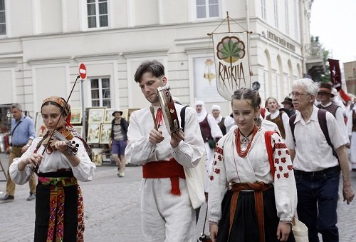 Sostinėje - folkloro festivalis „Skamba skamba kankliai"