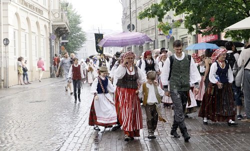 Sostinėje - folkloro festivalis „Skamba skamba kankliai"