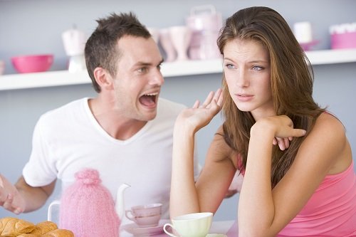 Nematomos priežastys, verčiančios pykti vyrus ir moteris