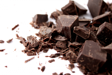 7 įrodyti faktai apie juodojo šokolado naudą - DELFI Sveikata