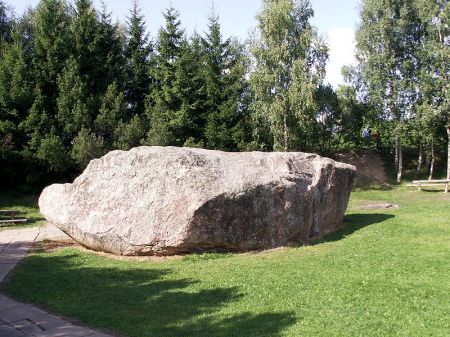 Unikalūs uolienų pavyzdžiai – akmenys