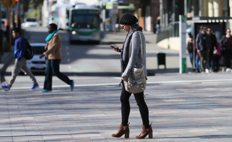 Telefonai tampa rimta eismo saugumo problema