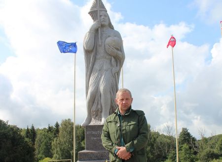 Vytautas pastatė paminklą Vytautui Didžiajam