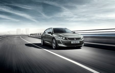 Naujasis „Peugeot 508 SW”: reveransas moterims