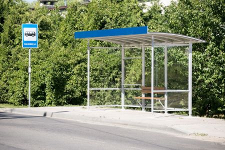 Vilniaus viešojo transporto stotelėse – nauji paviljonai