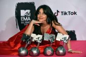 Ispanijoje išdalinti MTV apdovanojimai: juose triumfavo hito „Havana“ atlikėja C.Cabello