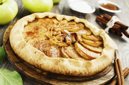 Klasikinis skonis iš Prancūzijos: galeta su obuoliais (video)