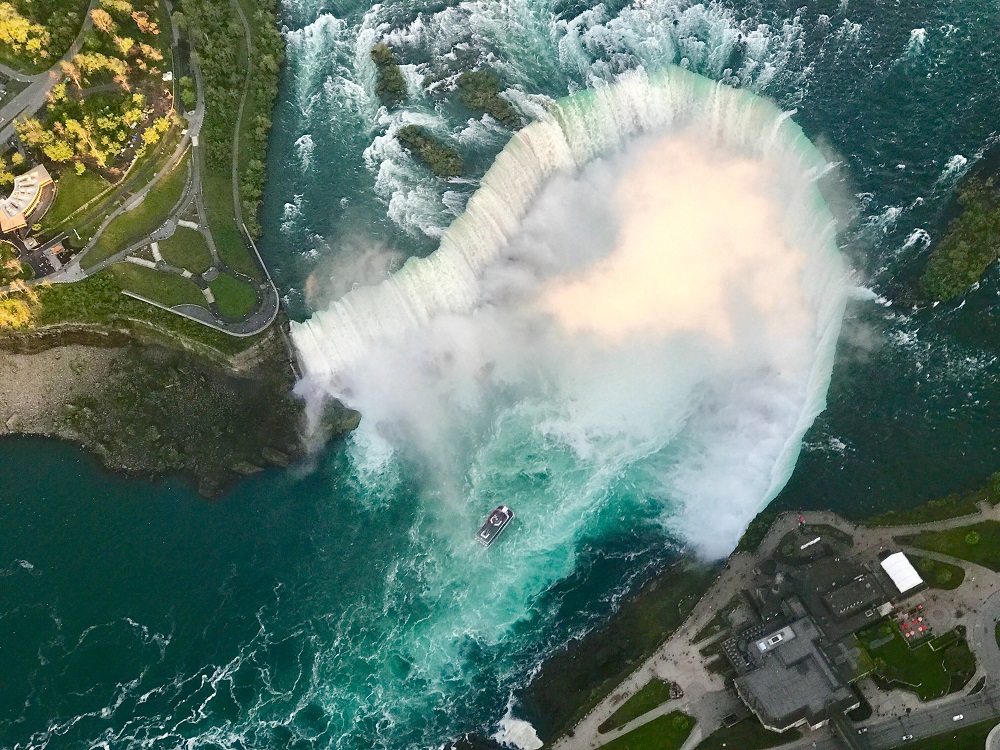 Niagaros kriokliai Vasario 16-ąją nušvis Trispalvės spalvomis