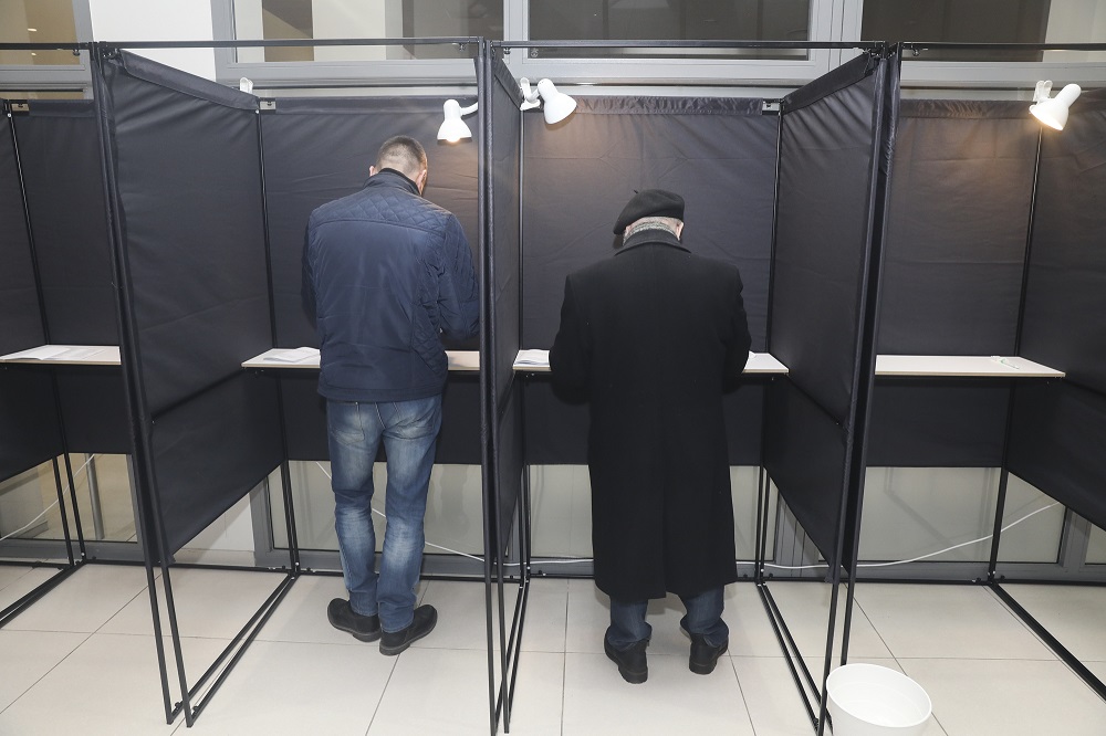 Pirmąją išankstinio balsavimo dieną rinkimuose dalyvavo 1,42 proc. rinkėjų