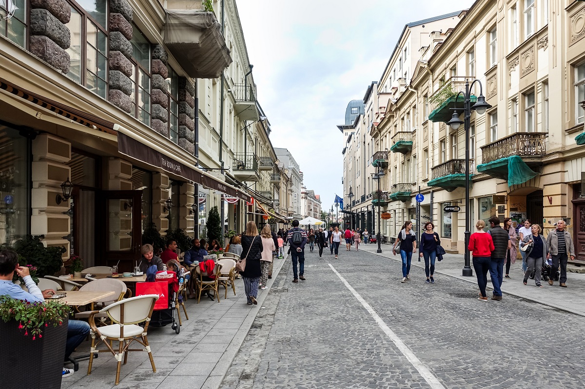 Šiandienos aktualijos: rasizmas Lietuvoje, narkotikų plitimo pavojus ir lėtesnis ekonomikos augimas