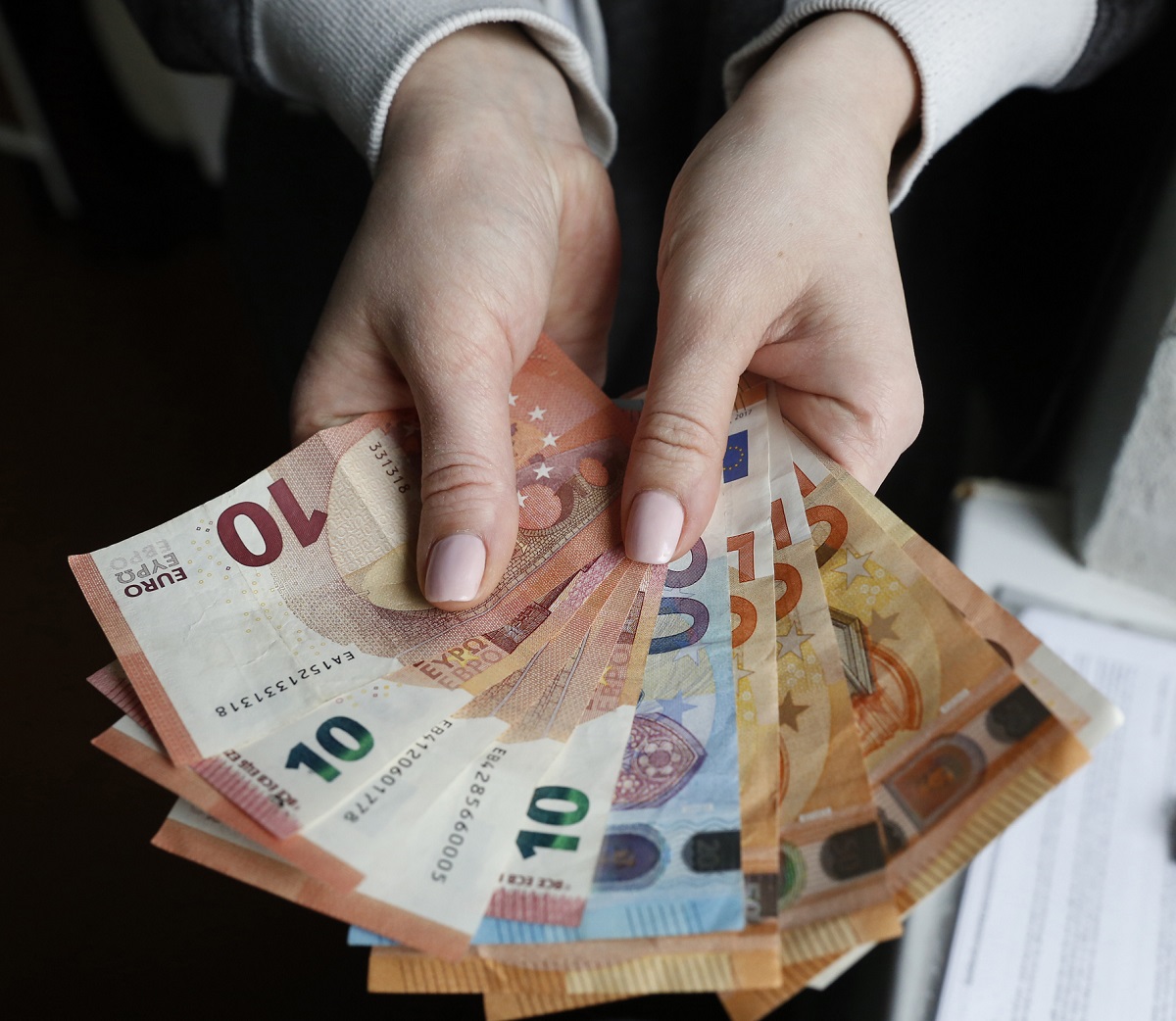 Vidutinis atlyginimas „į rankas“ pirmą metų ketvirtį siekė 802 eurus