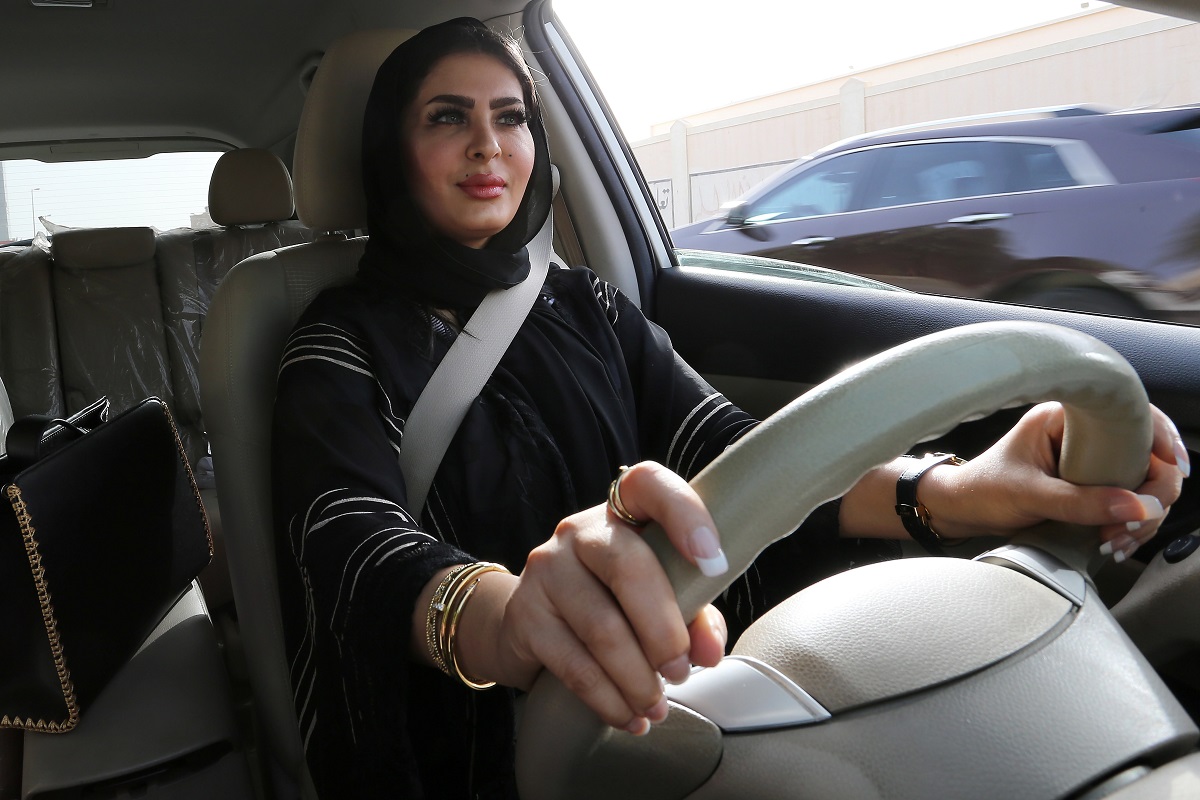 Saudo Arabija toliau švelnina griežtas taisykles moterims Saudo Arabija toliau švelnina griežtas taisykles moterims