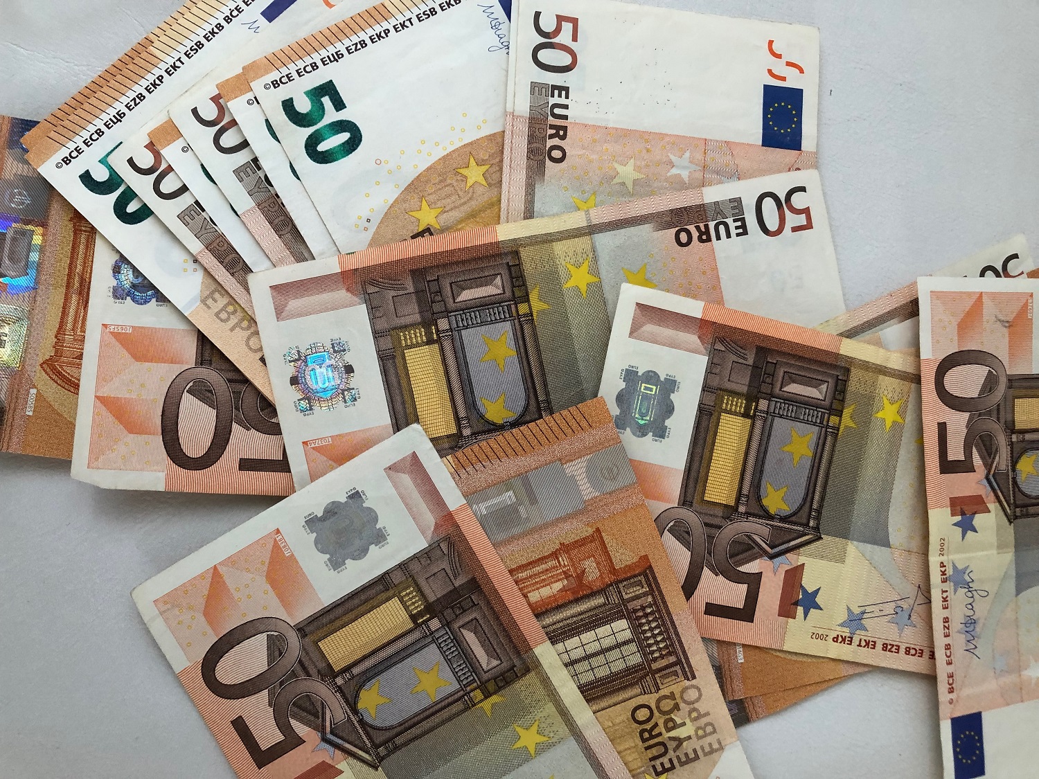 Darbuotojų atlyginimai augo 7,4 proc., daugiausia – finansų sektoriuje Darbuotojų atlyginimai augo 7,4 proc., daugiausia – finansų sektoriuje