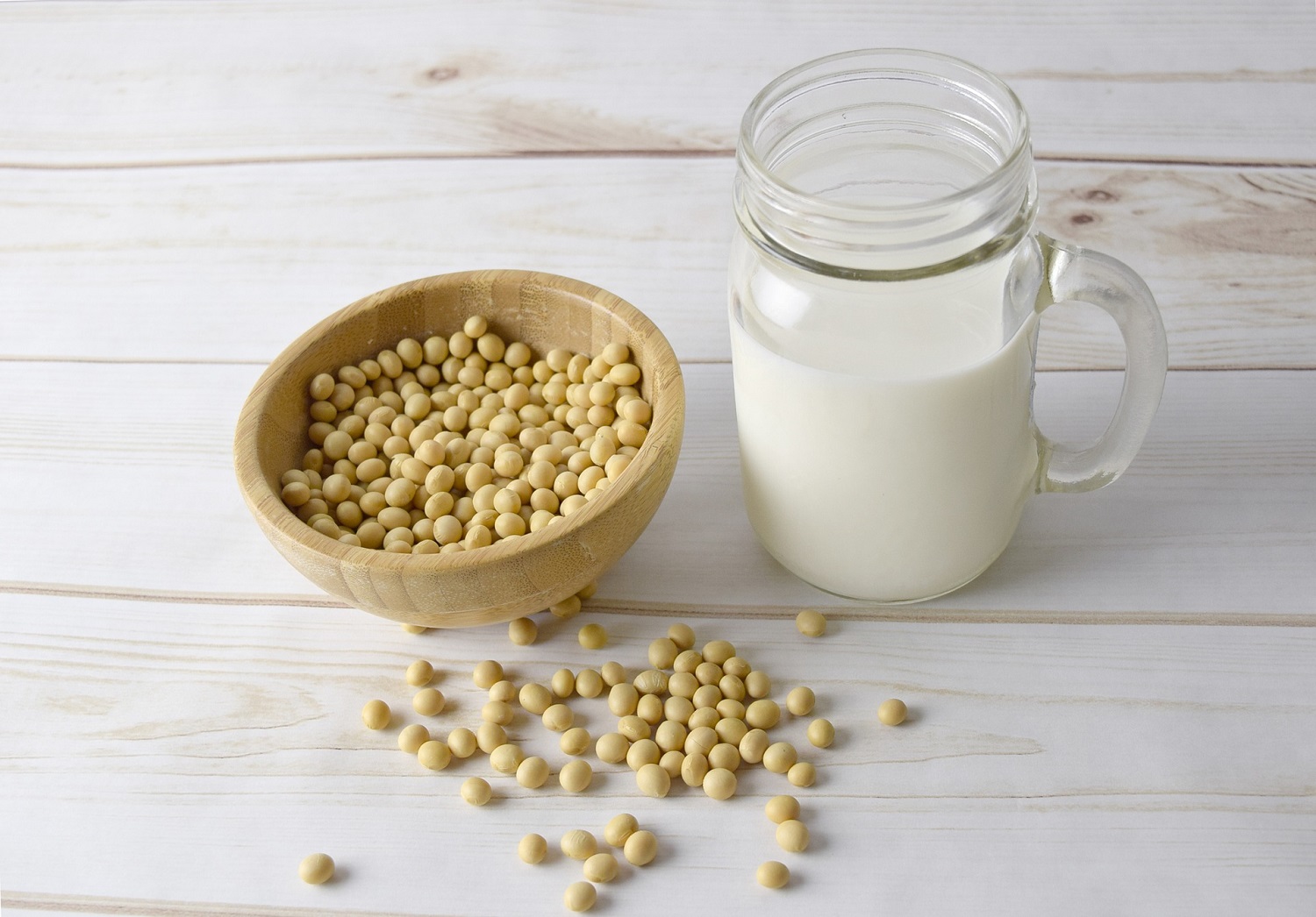 Augalinis pienas: kaip išsirinkti ir ką iš jo gaminti?