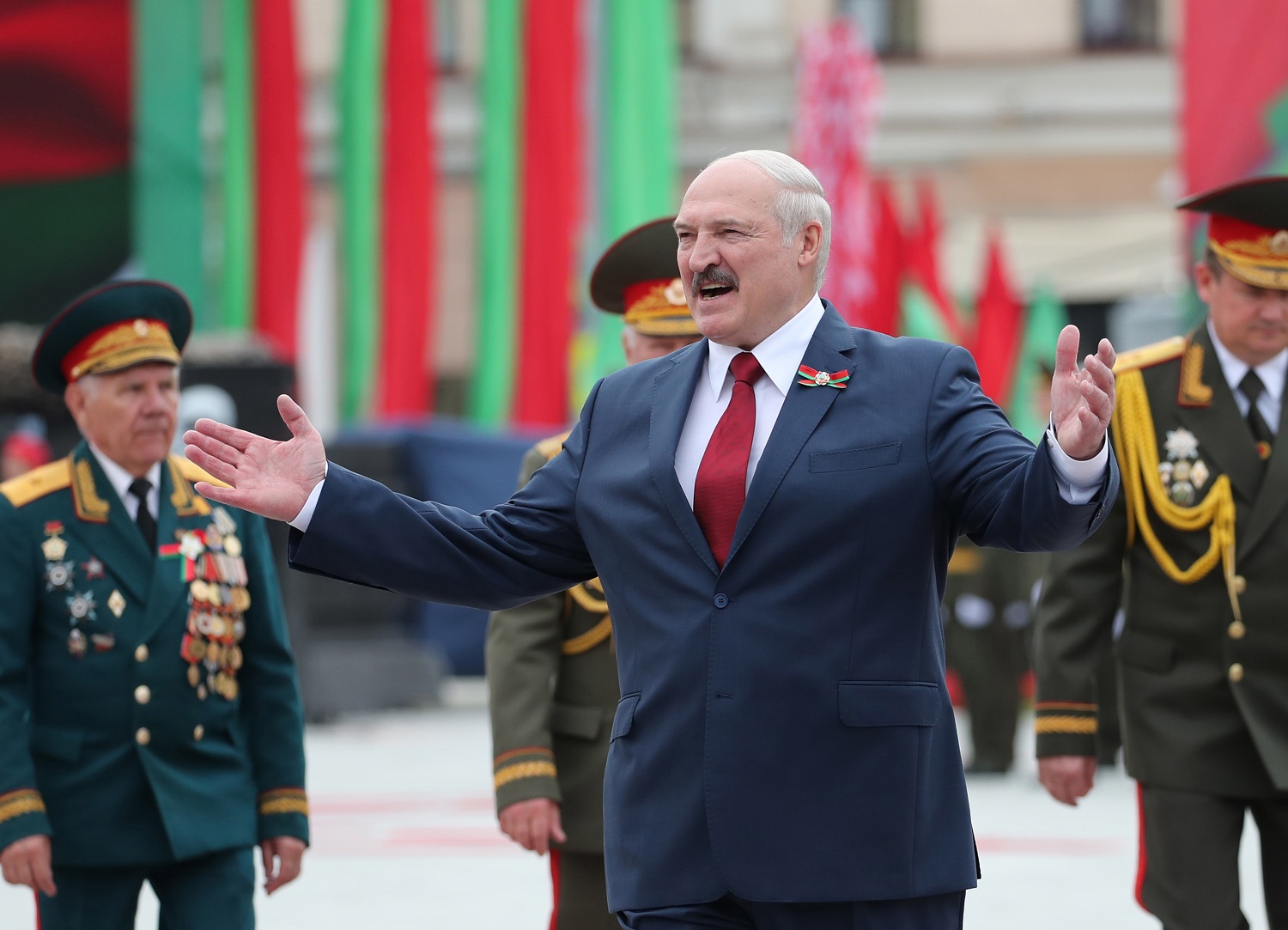 Koronaviruso saugotis degtine siūlęs A. Lukašenka teigia persirgęs Covid-19