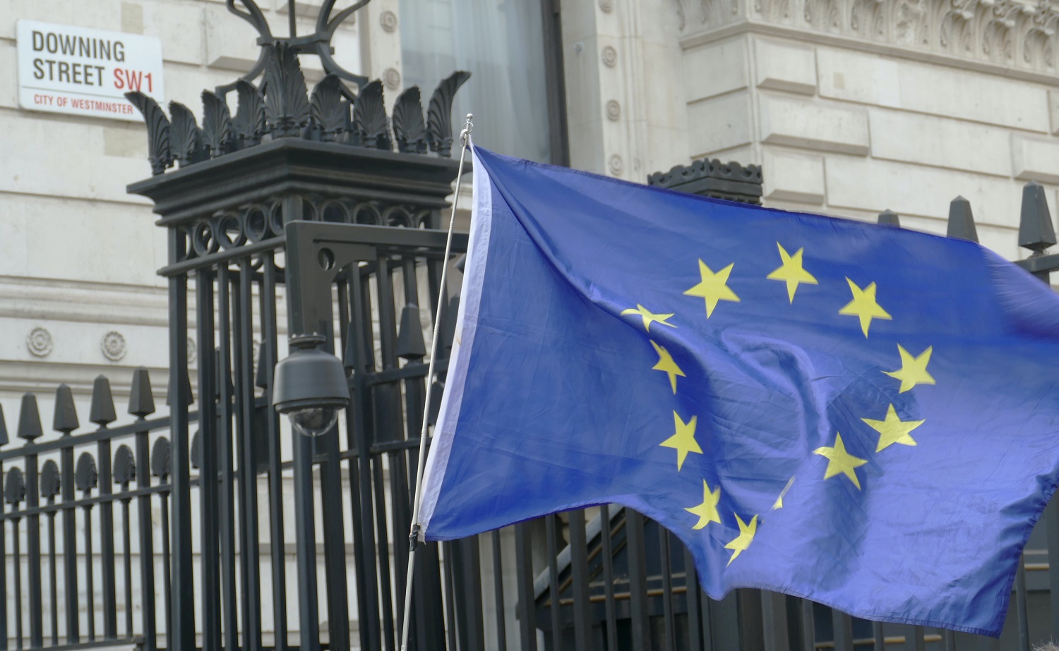 ES pasipiktinimas – nė motais: Jungtinės Karalystės parlamentarai patvirtino naują „Brexito“ įstatymą ES pasipiktinimas – nė motais: Jungtinės Karalystės parlamentarai patvirtino naują „Brexito“ įstatymą
