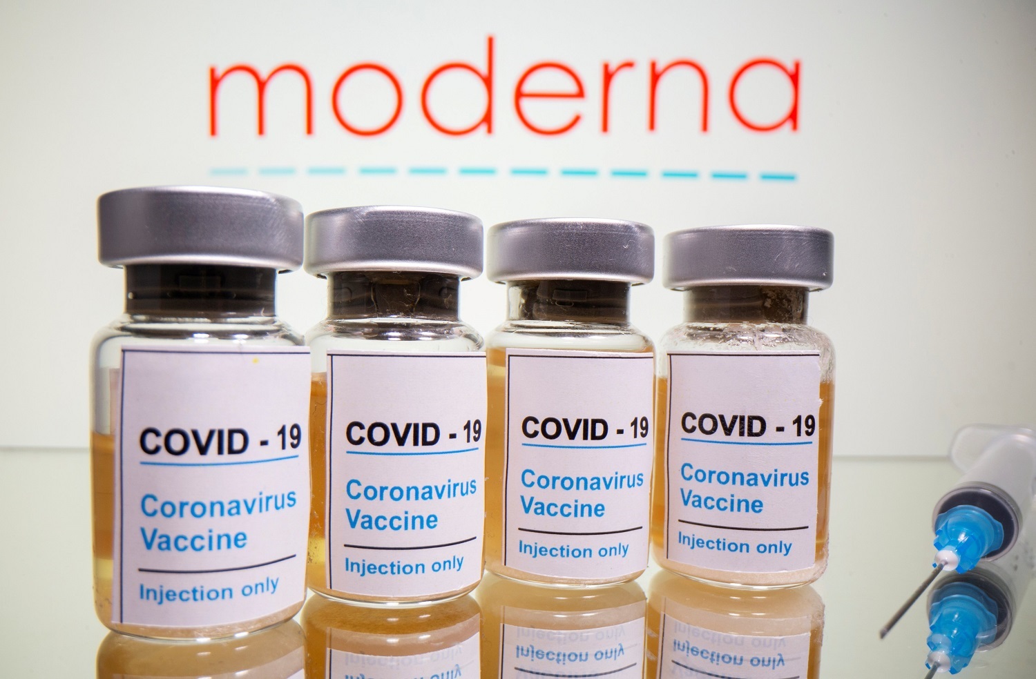 „Moderna“ pranešė, kad jos COVID-19 vakcinos efektyvumas siekia 94,5 proc.