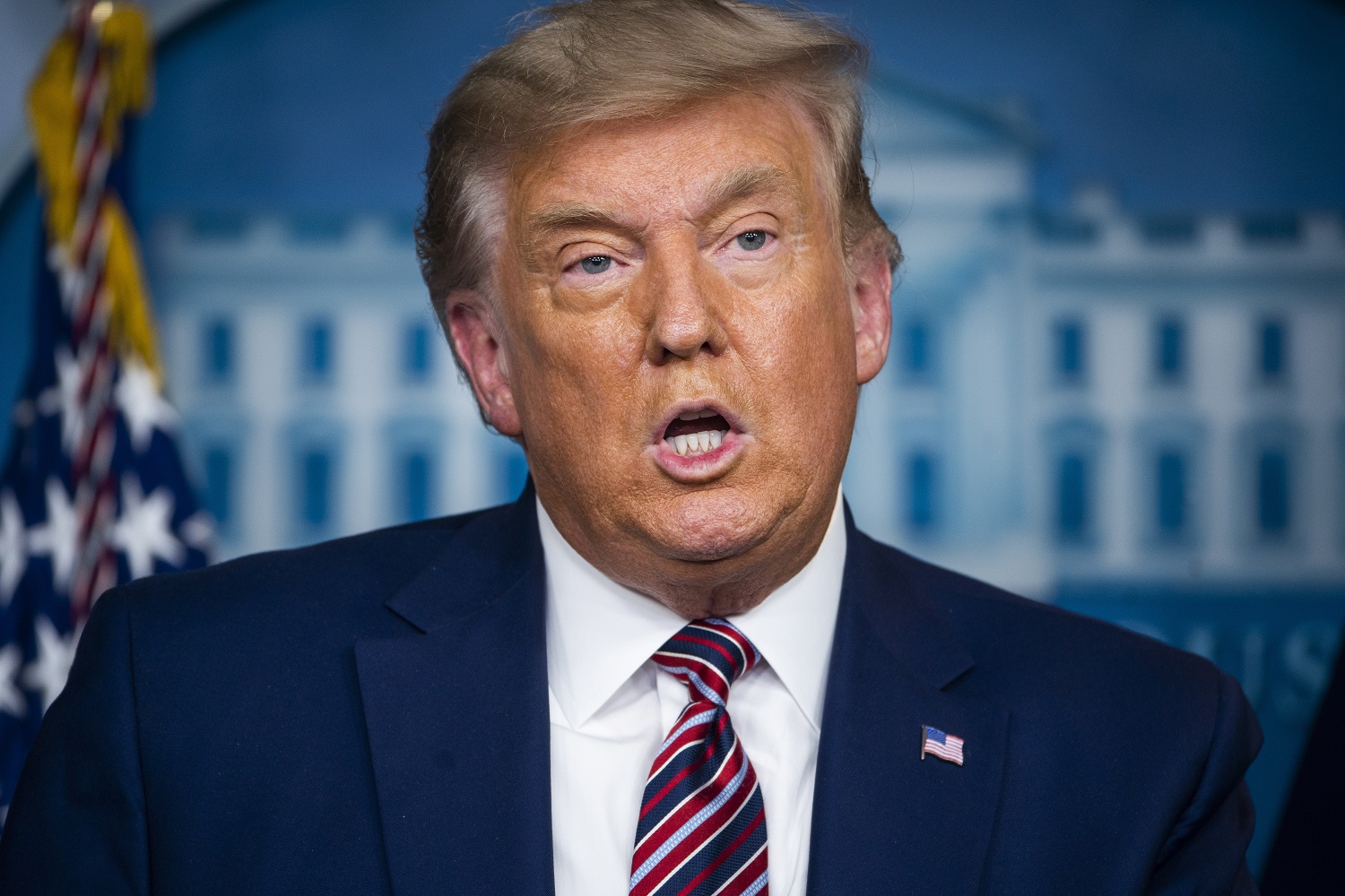D. Trumpas leido teikti pagalbą J. Bideno pereinamojo laikotarpio komandai, tačiau pralaimėjimo nepripažįsta D. Trumpas leido teikti pagalbą J. Bideno pereinamojo laikotarpio komandai, tačiau pralaimėjimo nepripažįsta