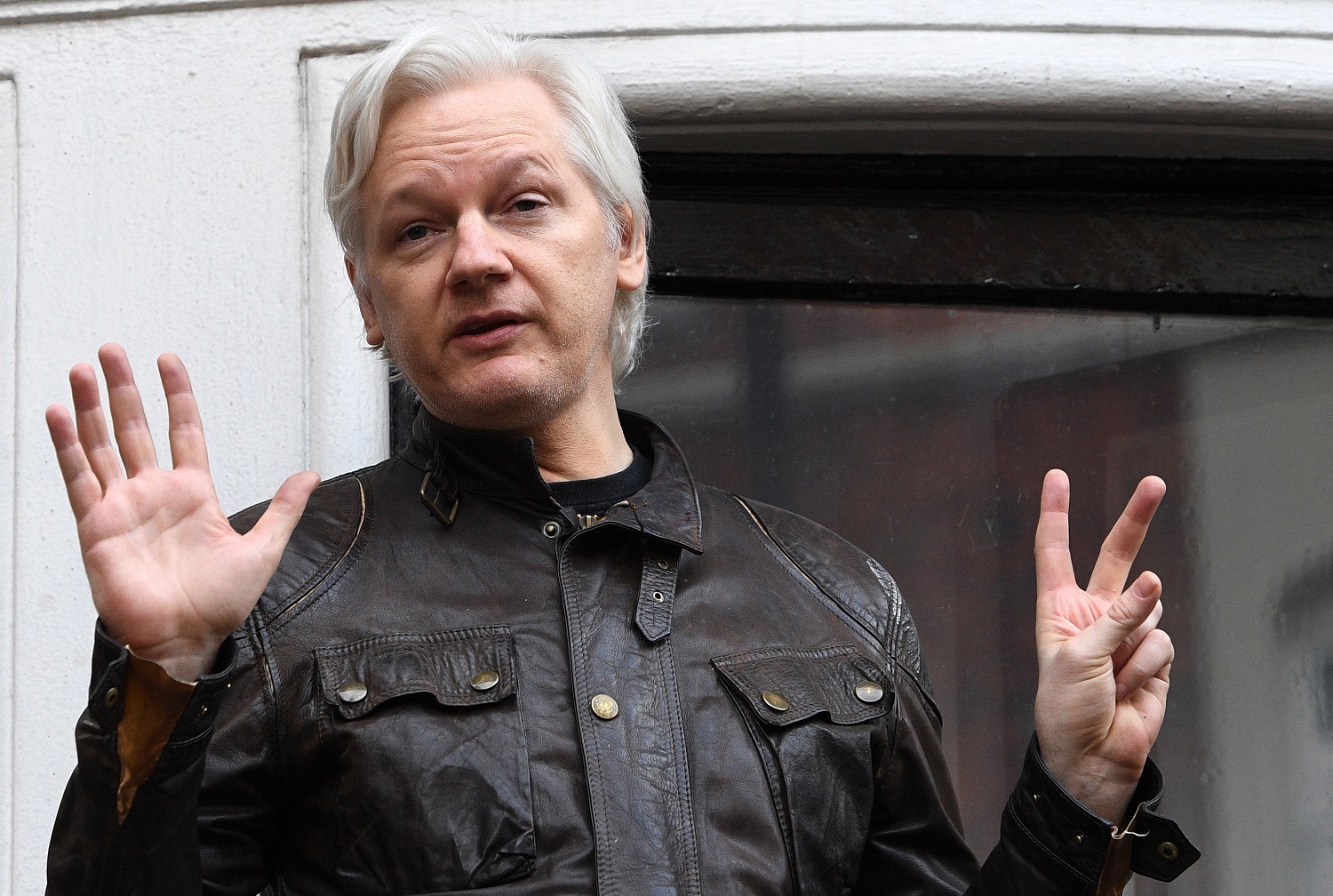 Meksika siūlo J. Assange‘ui politinį prieglobstį