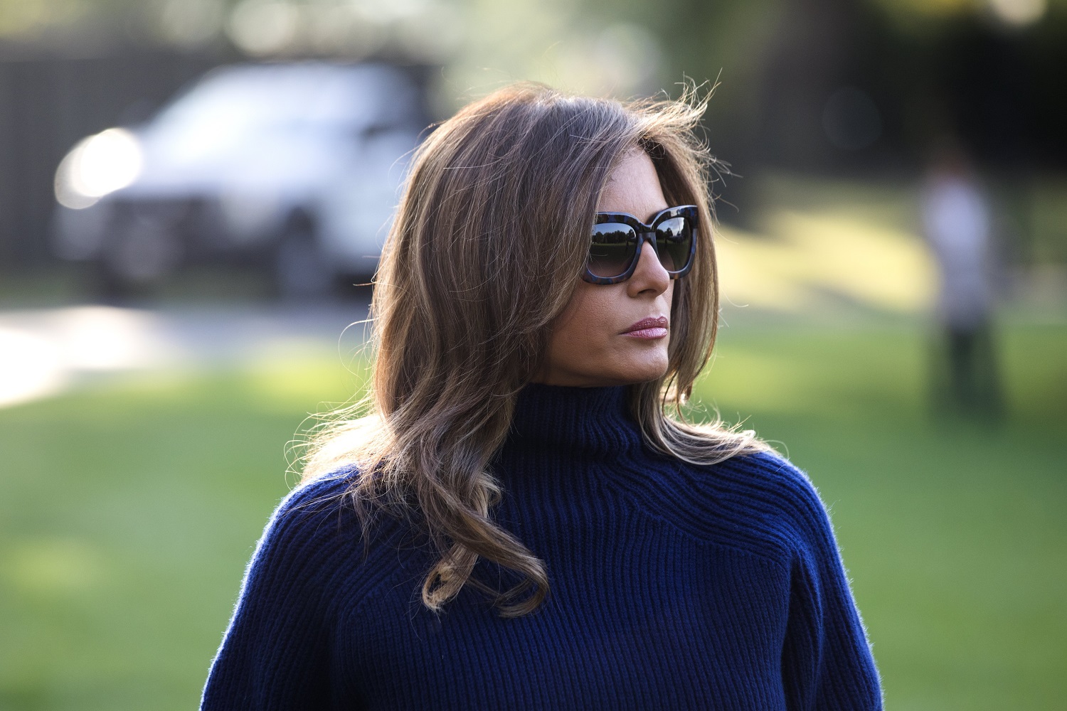 Atsisveikindama Melania Trump ragina jausti aistrą, bet nesiimti smurto